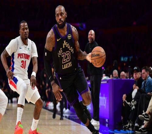 不滿，湖人隊(duì)詹姆斯抱怨傷病不斷，但不會(huì)為輸給活塞隊(duì)找借口