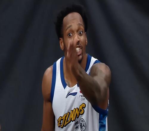 敗人品！北京某球迷私信怒罵CBA超級外援，布朗曬出冠軍戒指回懟