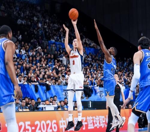 垃圾時間敢打敢拼！胡明軒關鍵戰迷失，杜鋒犯了和郭士強一樣的錯