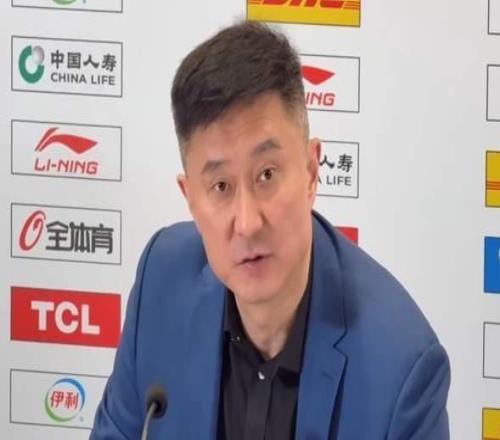 廣東為何31分慘敗賽后杜鋒給出答案，拿年輕說事，透露徐杰傷情