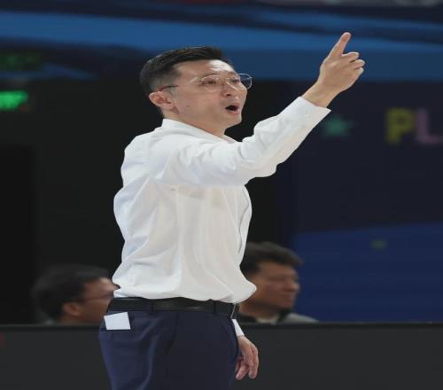 開季僅取得3勝6負，媒體人：劉煒已卸任新疆主帥