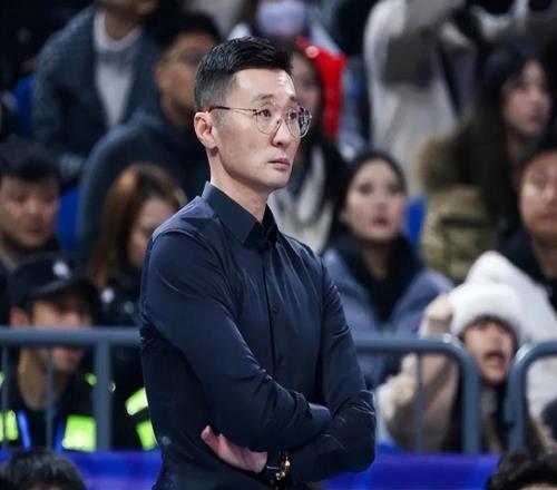 CBA消息：劉煒正式下課，遼寧男籃敲定新外援，首鋼押寶舊將爭冠