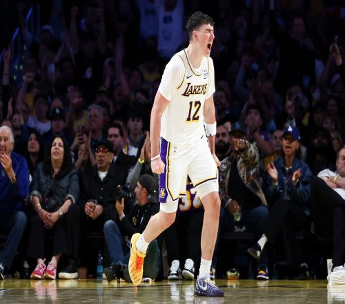 拉拉維亞分享與老詹盧卡并肩作戰的樂趣與找到節奏的美好感受_NBA直播