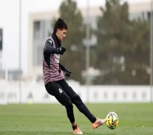 馬卡：阿隆索和馬斯坦托諾進行了溝通，為他制定競技規劃