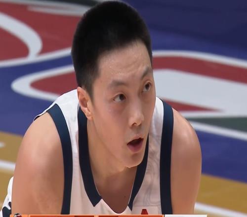 廣東上半場4646北控！薩姆納狂砍22分，胡明軒7分，薩林杰12+7