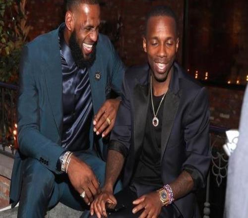 經紀人：詹姆斯最近在家安裝了一臺高爾夫模擬器，確實很漂亮