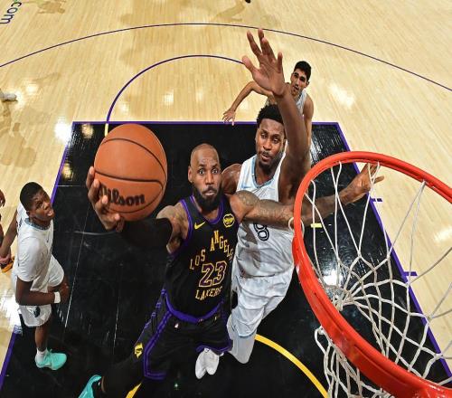 18中12轟31+9+6！41歲的詹姆斯仍強到離譜，湖人還想逼他退役嗎