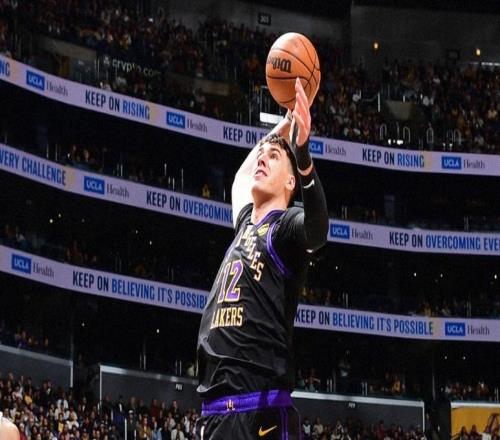 詹姆斯爆發(fā)轟31+9+6，湖人艱難擊敗灰熊！一戰(zhàn)可以理解四件事