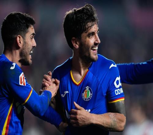 西甲最新積分戰(zhàn)報(bào)赫塔菲絕平?jīng)_進(jìn)上半?yún)^(qū)皇馬再追趕巴薩