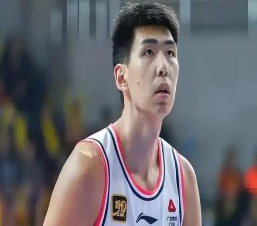 離開杜鋒就爆發，2米26小伙夠厲害，慶祝動作過分，恐遭籃協重罰