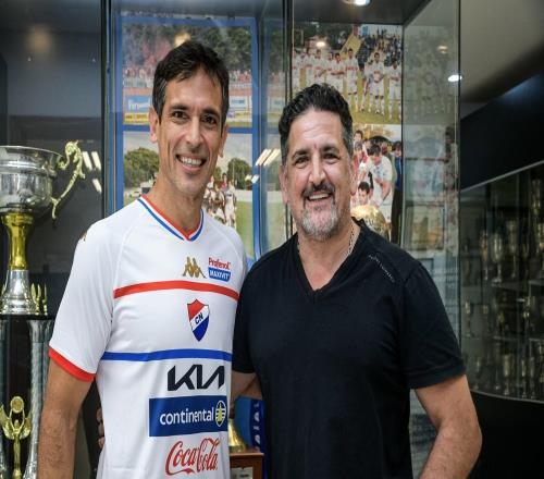 官方：45歲老將圣克魯斯加盟巴拉圭球隊亞松森國民