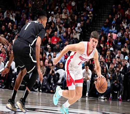 能力確實提升了不少，但火箭探花郎的短板依然是非常明顯的