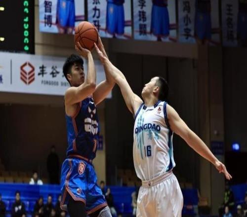 四川男籃97比109不敵青島男籃