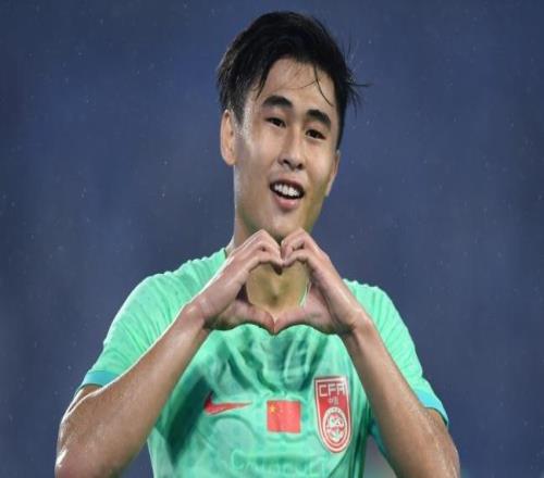 申花醞釀陣容調整，26歲國腳級中場悍將或遭清洗，新東家浮出水面