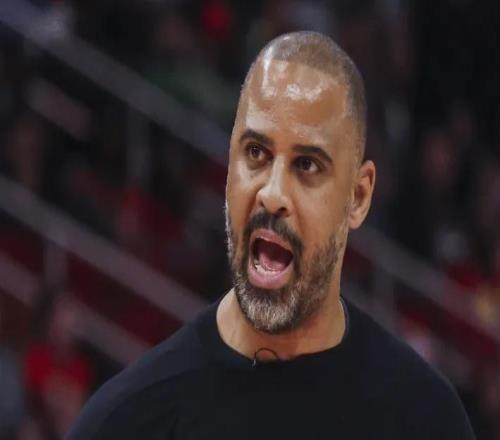 烏度卡裝傻談第二節小陣容只得5分卻不背鍋，還不滿全隊攻守！