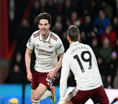 霸氣7連勝！阿森納32客場逆轉(zhuǎn)苦主6分領(lǐng)跑英超1.2億歐鐵腰雙響