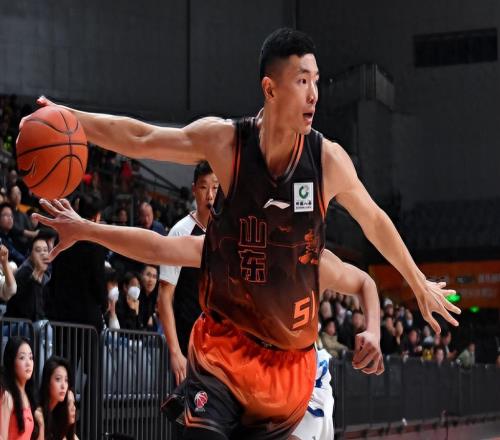 山東男籃勝新疆不足喜，穩(wěn)定性差，陶漢林過早五犯，得分首次破百