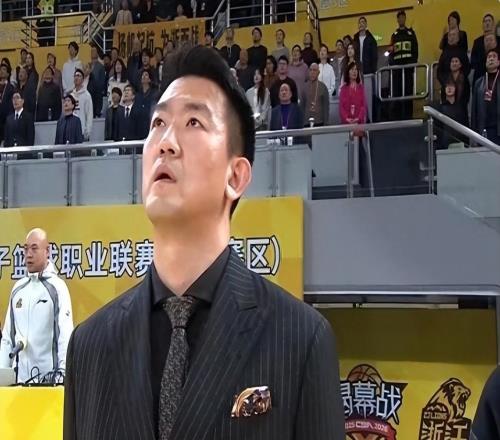 CBA聯(lián)賽的最大懸念出現(xiàn)了：哪支球隊(duì)能戰(zhàn)勝浙江廣廈