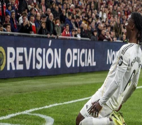 阿斯：由于巴爾韋德要踢右后衛(wèi)，卡馬文加將回到首發(fā)中場位置