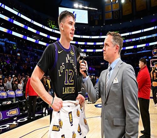 難得爆發了一回！湖人側翼新援終于打出了一場攻守兼備的表現