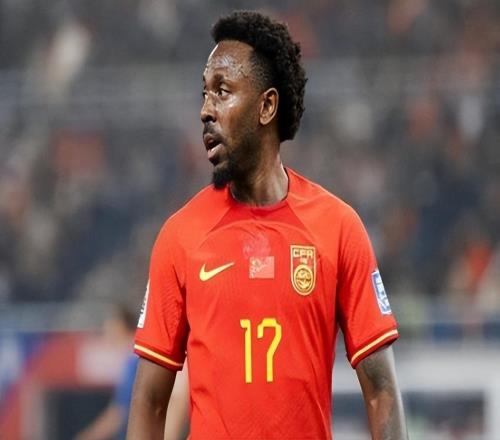 服軟！失業(yè)一年費(fèi)南多自降身價(jià)只要25萬美元年薪，還有中超隊(duì)要嗎