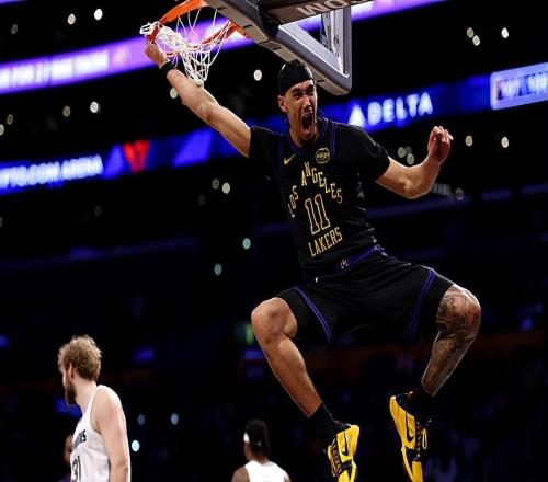 替補中鋒的表現確實越來越好了，但湖人似乎又走回到了老路上