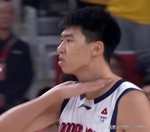 深夜11點！CBA開出罰單，徐昕被罰款，球迷：罰得對，但雙標了