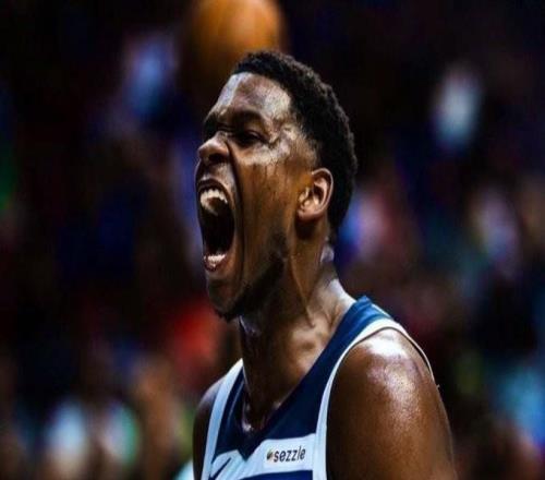 里程碑，愛德華茲成為NBA首位在25歲前投中1200記三分的球員