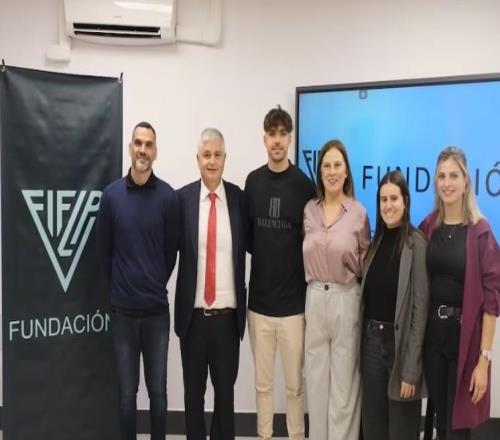 阿斯：勞爾阿森西奧賽場上飽受極端辱罵，場下卻長期致力慈善