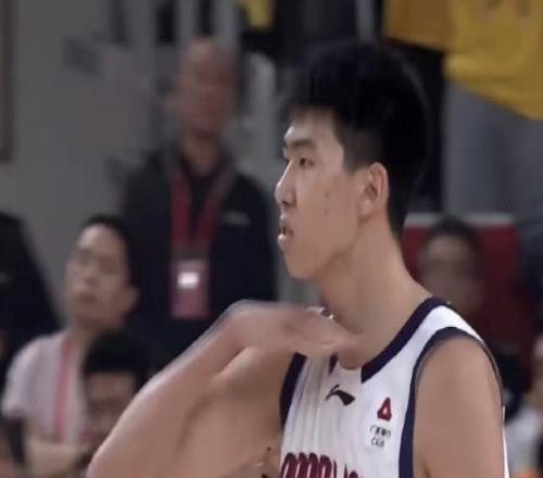 CBA官方：廣州隊中鋒徐昕因不當(dāng)慶祝動作被罰款2萬元