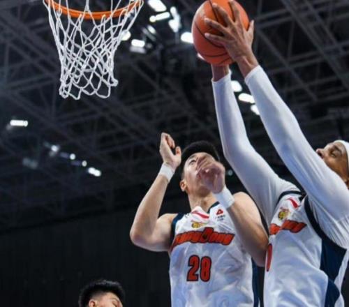 不是薩林杰，也不是薩姆納！另一人才是廣東險(xiǎn)勝之夜最大的收獲！