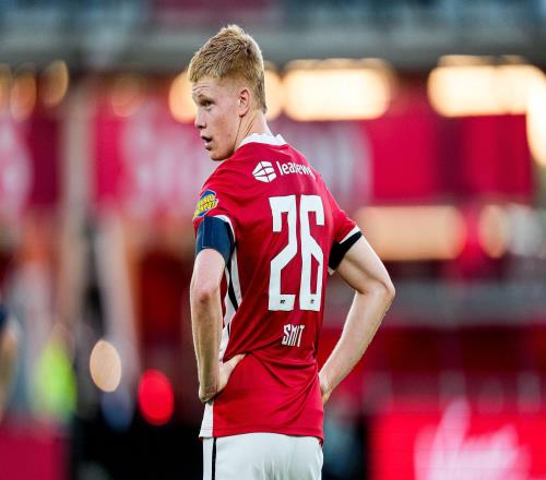 郵報：斯密特標價為6000萬歐，但紐卡冬窗預算上限為5000萬歐