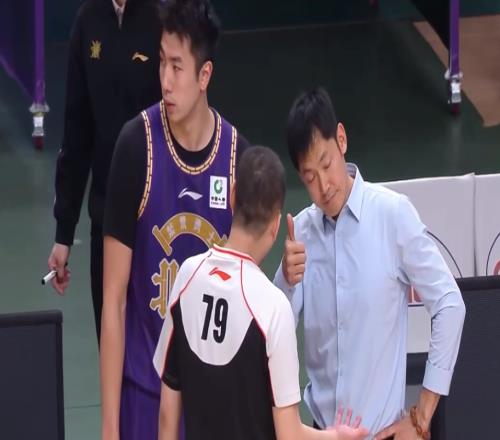 CBA最抽象的倆教練！末節棄用大外輸廣東，最后1攻甩鍋外教遭4殺