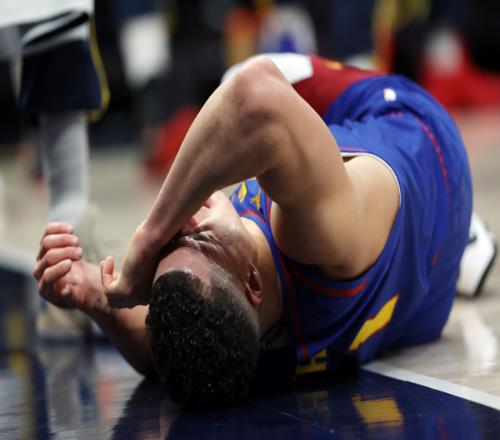 腿筋拉傷+膝蓋重傷！爭冠熱門五大主力全傷，NBA總冠軍又有懸念了