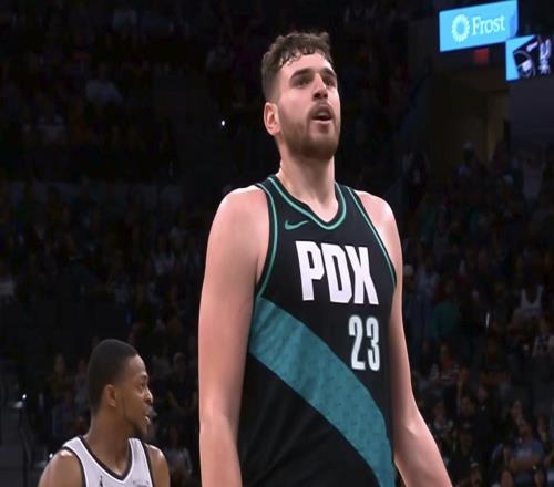 克林根24+12！楊瀚森2+2，開拓者爆冷掀翻馬刺，誕生4個不可思議