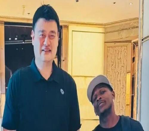 剛剛！太突然了！MVP主動招呼楊瀚森...