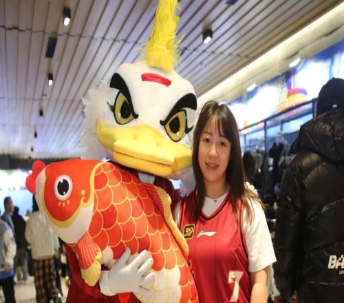 破圈封神！霹靂鴨沖上《新聞聯播》