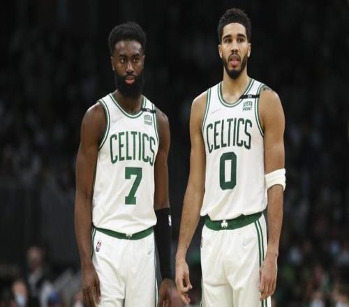阿里納斯：杰倫布朗已經(jīng)是大當(dāng)家球員，他和塔圖姆都能扛起球隊(duì)