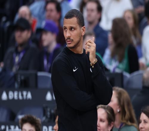 馬祖拉努力打造頂級空間陣阿祖的復出為眾人提供了發聲的平臺_NBA直播