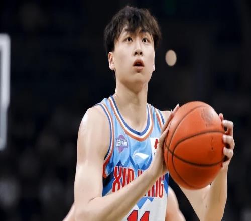 新疆111108福建迎2喜2憂！伊福發(fā)揮，進攻蛻變防，防守依然糟糕