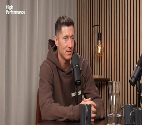 萊萬談金球失之交臂卻無損驕傲比肩梅羅并戰勝他們的經歷彌足珍貴_西甲直播