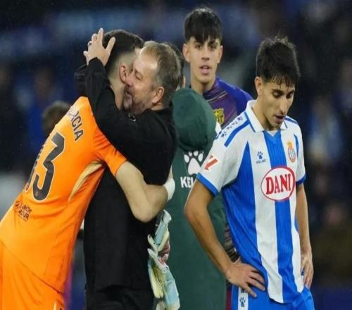 每體：霍安戰(zhàn)西班牙人賽后悄然離場(chǎng)，在混采區(qū)依然保持沉默