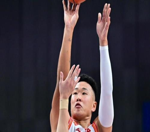 史密斯30+6+6包攬最后11分！深圳力克青島王奕博助攻超朱芳雨