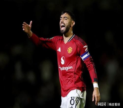 確定！曼聯(lián)大將周末歸隊，切爾西一幕重演，阿莫林抨擊總監(jiān)和主力