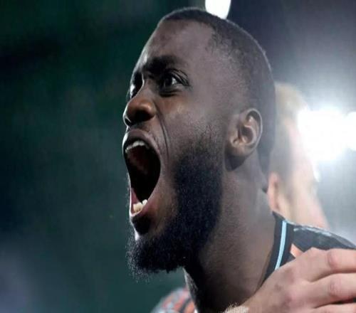 烏帕梅卡諾或將留隊！拜仁接近與其續約，巴薩皇馬引援希望落空