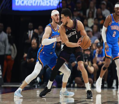 詹姆斯26+7+10無緣今日最佳球員！因為布克24+6+9逆天三分絕殺