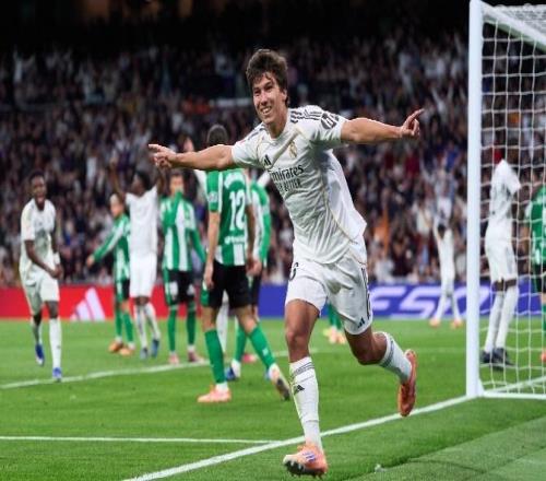 超級世界波！貢薩洛雙響炮，皇馬生涯首次，姆巴佩激動鼓掌