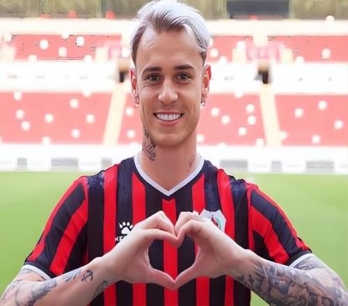 國安隊鋒線提前完成一筆續(xù)約！上賽季斬獲中超聯(lián)賽金靴，值得期待