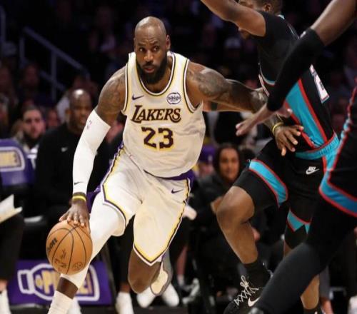 湖人解決兩難題，東契奇進步明顯！詹姆斯做好兩事，一人真該棄用