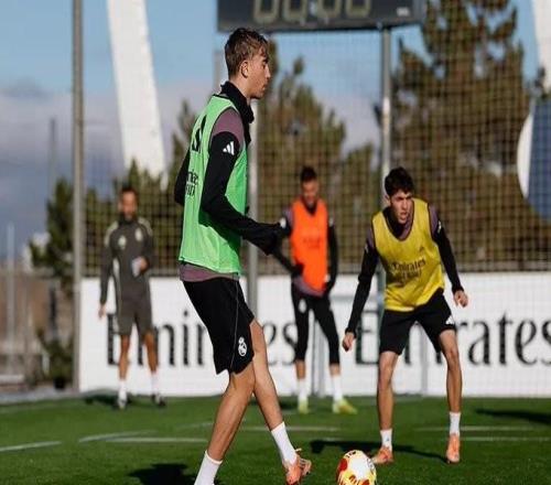 科貝：姆巴佩今天在室內訓練，赫伊森和卡瓦哈爾參加完整合練